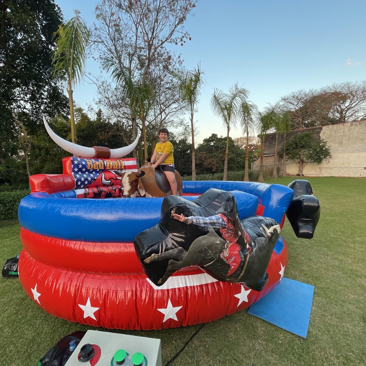 YLWCNN-Personalizado Inflável Bouncy Deluxe Jogo De Touro Mecânico, Bouncy Challenge, Equipamentos Competitivos Esportivos, 5x5m
